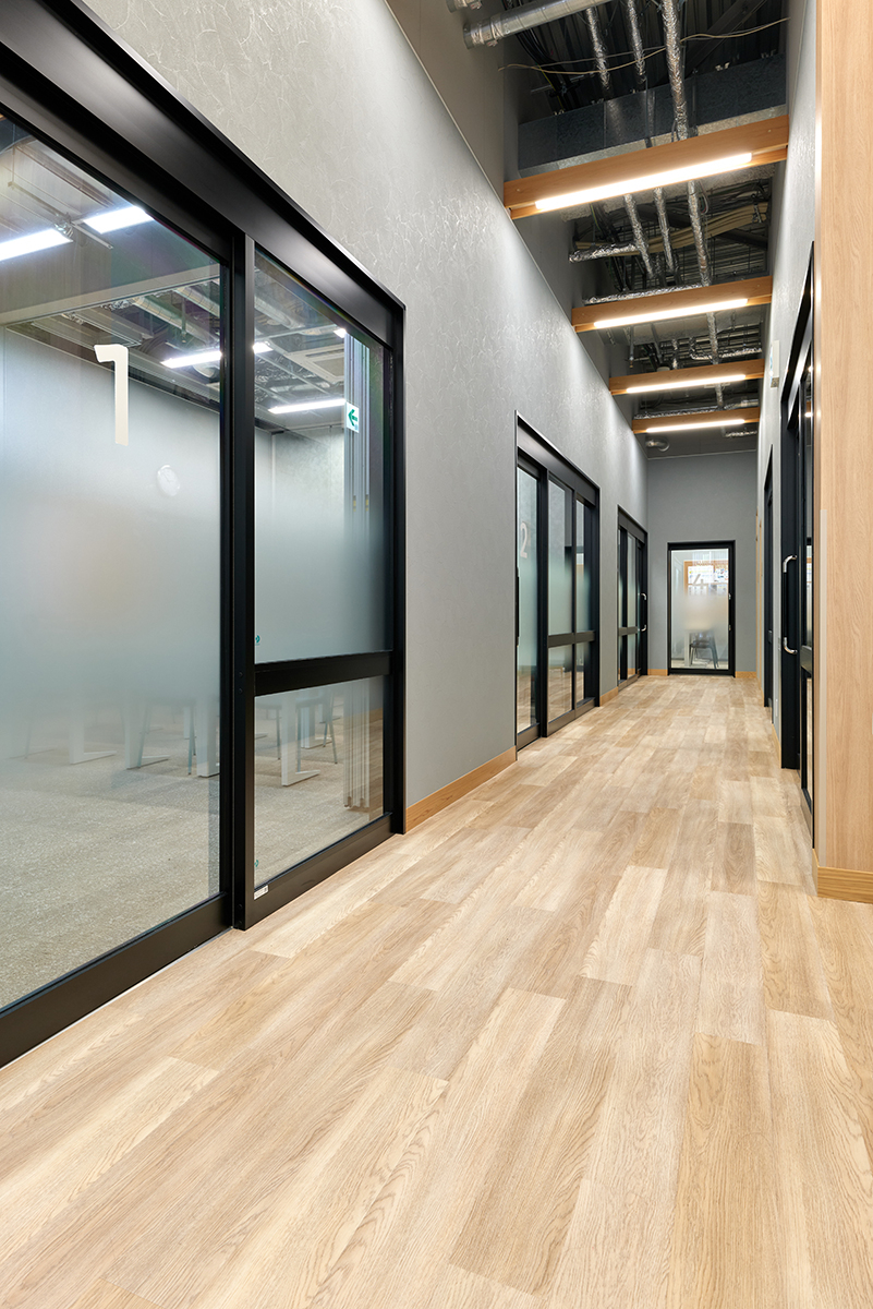 学習塾　エントランス・通路│タイル