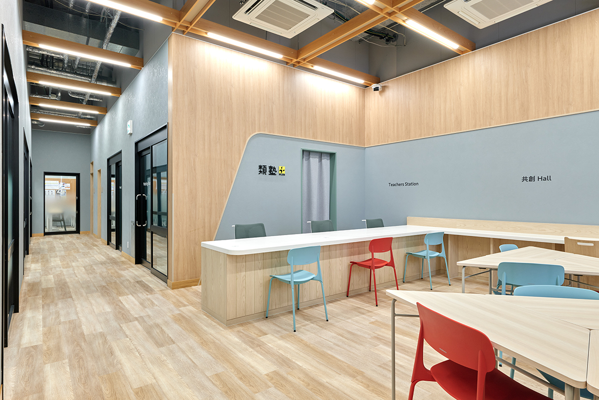 学習塾　エントランス・通路│タイル