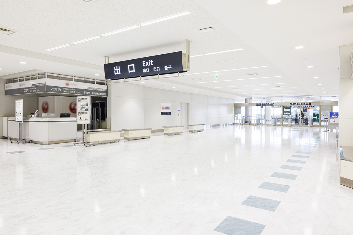 PICKUP：［インタビュー］ユニバーサルデザインに配慮した、だれもが利用できる空港づくり「中部国際空港セントレア」｜タイル